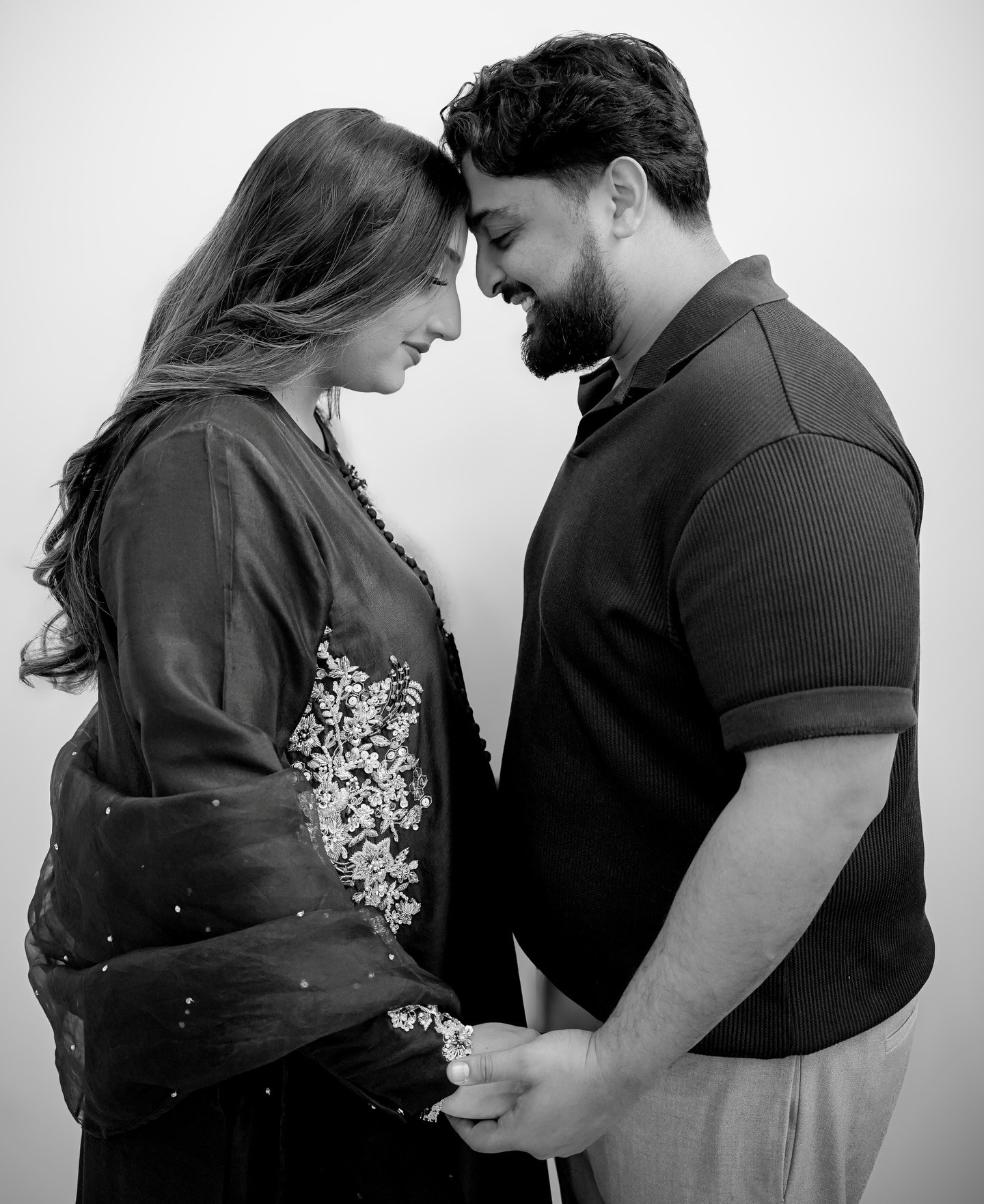 Black and white maternity portrait 16